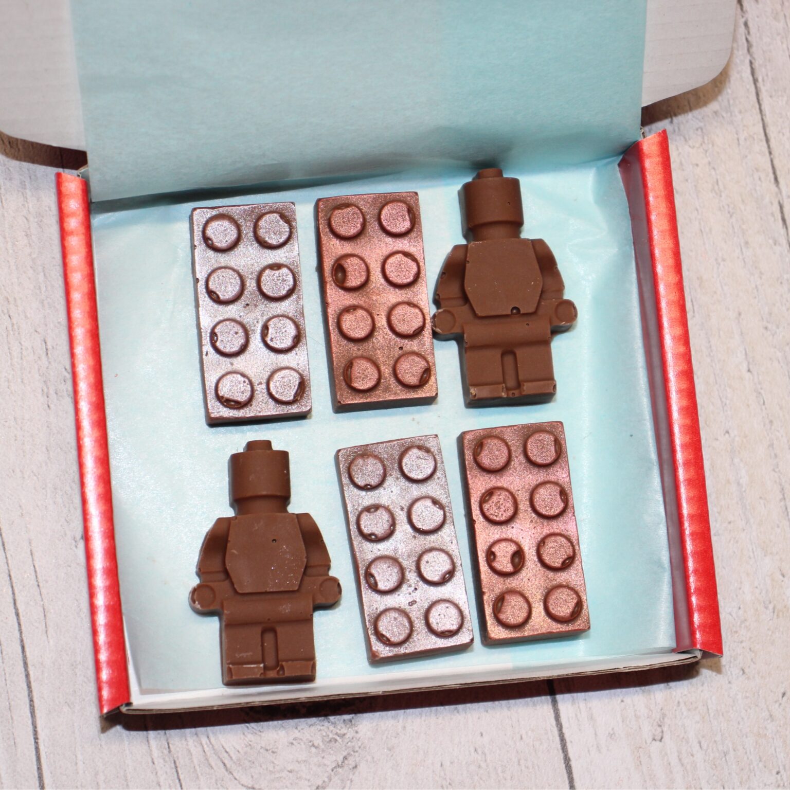 Robots & Bricks Milk Chocolate – Iguana Chocolate